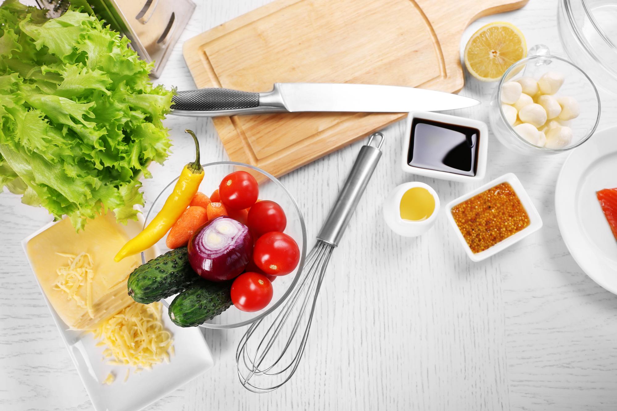 Set cucina e ingredienti per corso